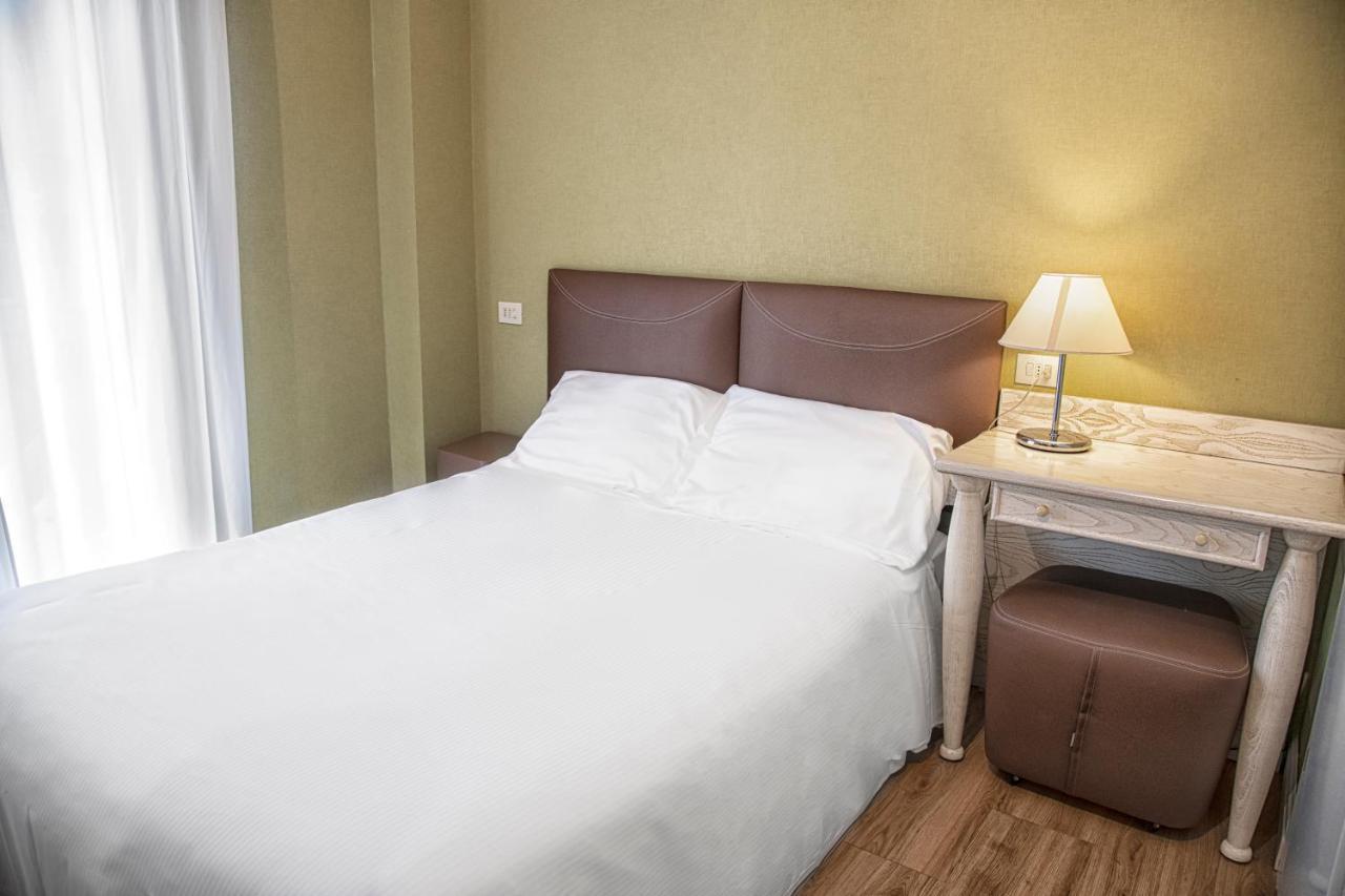 Villa Adriatica Ambienthotels Rimini Exterior photo